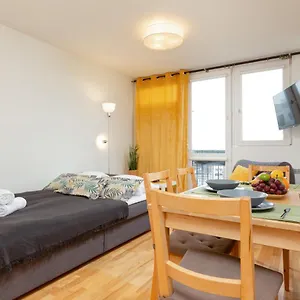 Grzybowska By Renters , Warszawa Polska